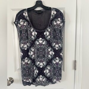 Rock & Republic Gray and White Skull Graphic Tee